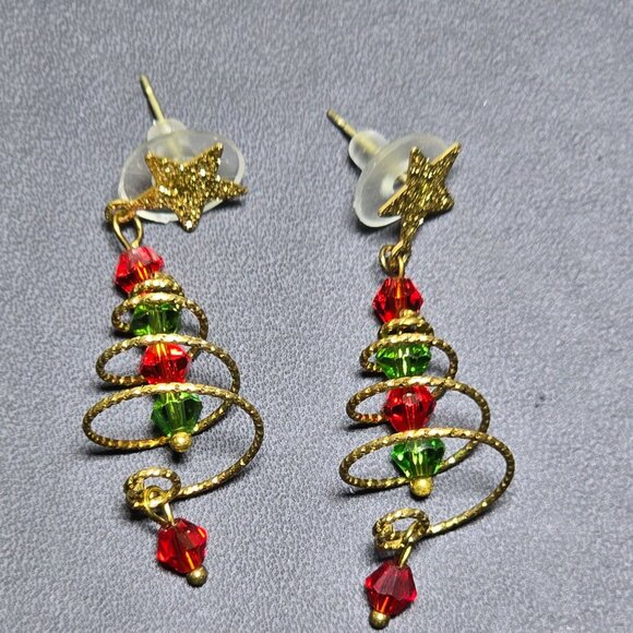2/$15 Spiral Christmas Tree Earrings With Red & Green Beads (NWOT) - Picture 2 of 3